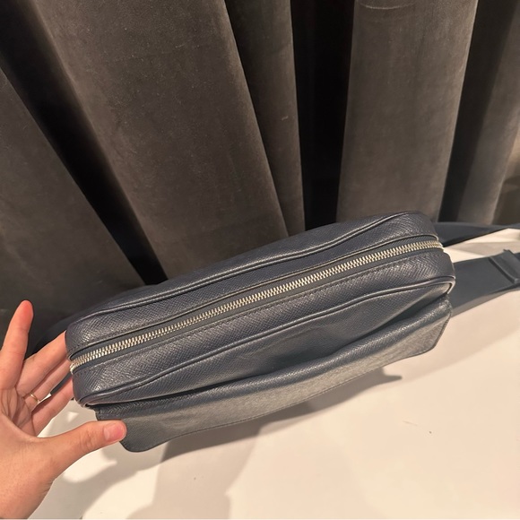 Louis Vuitton Alex Messenger PM Tiaga Leather - Picture 4 of 12